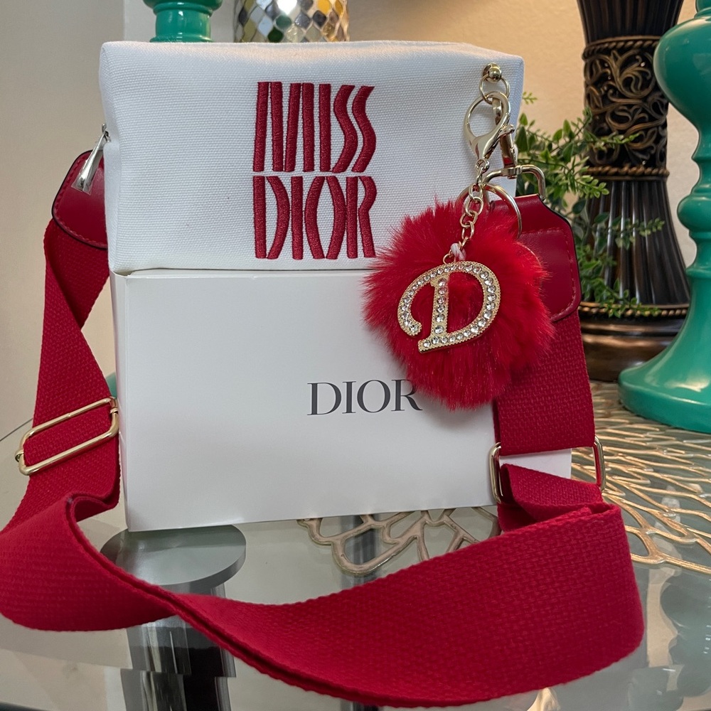 Dior - Picture 1 of 11